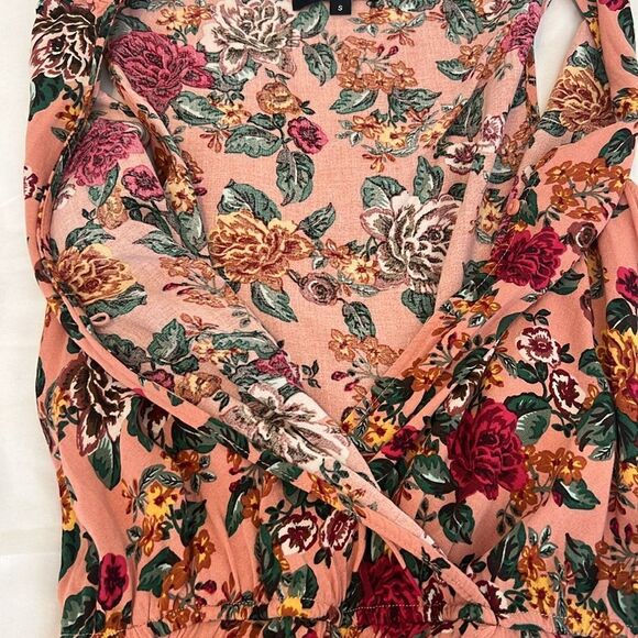 Ambiance szS flowered faux wrap bodice skirted elastic waist shorts romper EUC - Picture 7 of 11